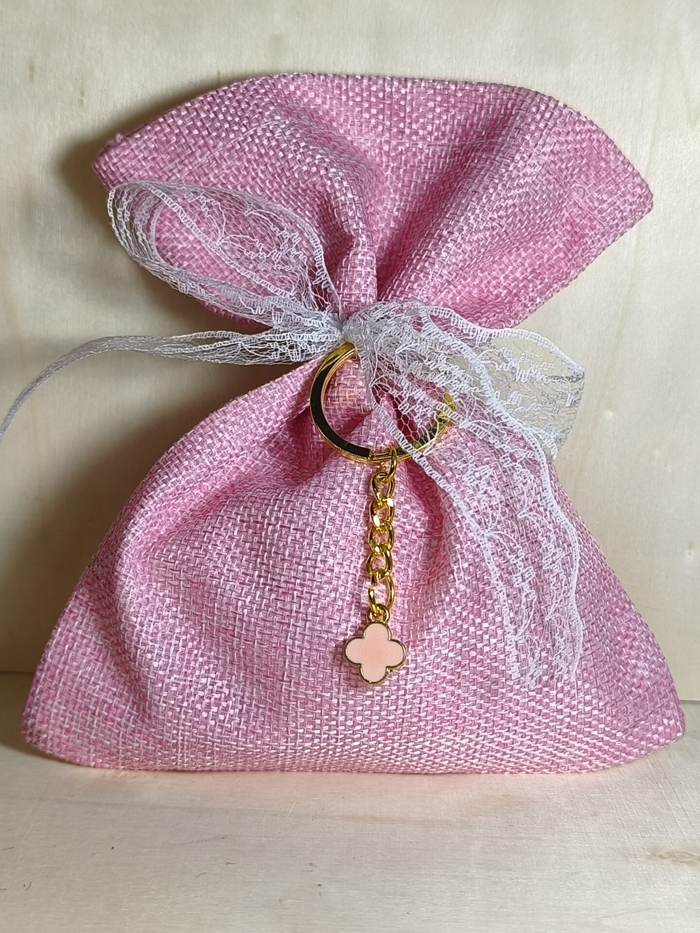 Mπομπονιερα Βαπτισης Πουγκι Καμβας+Σταυρος Μπρελοκ Με Δαντελα