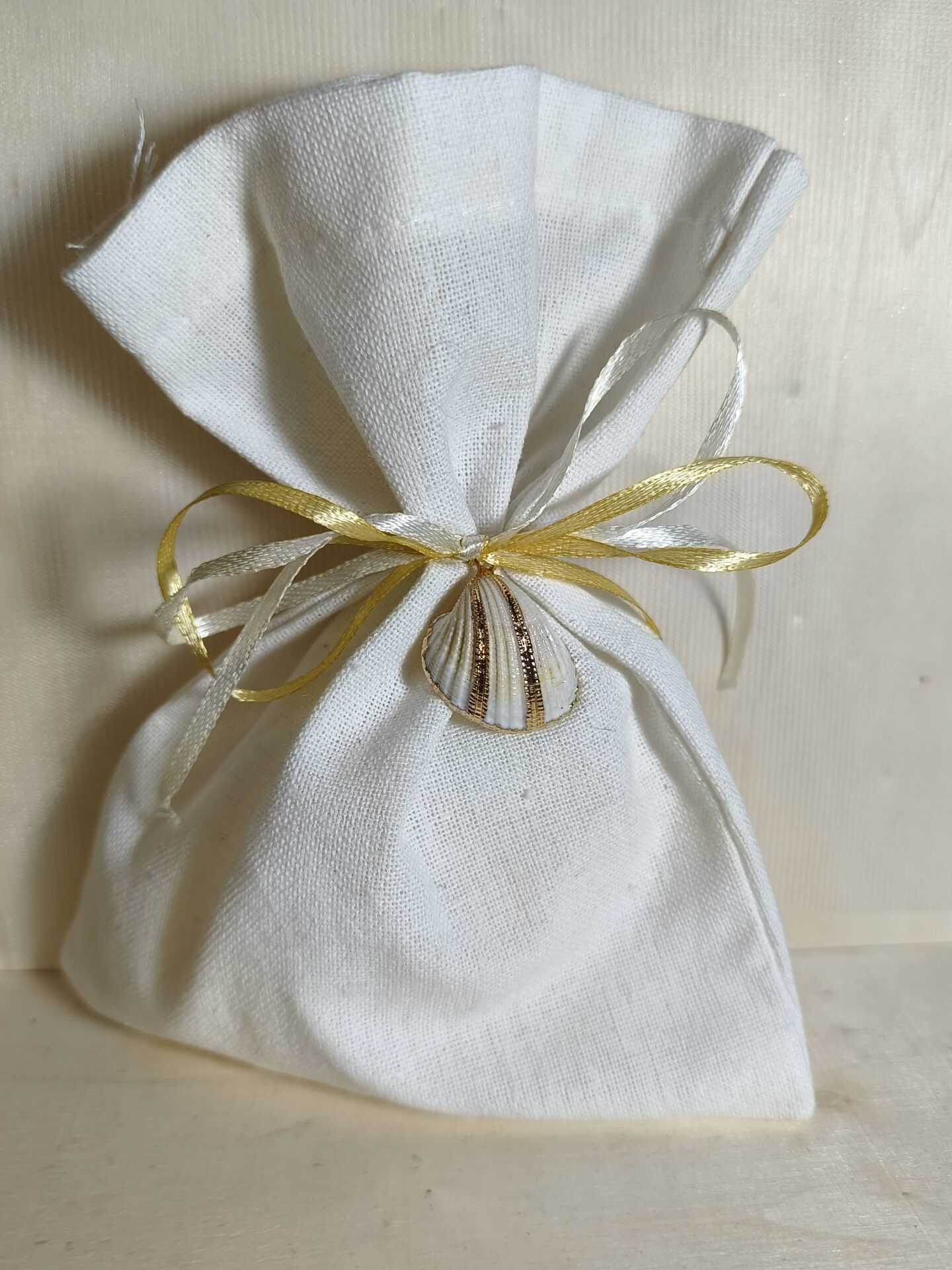 Mπομπονιερα Γαμου Πουγκι Λινο+Κοχυλι