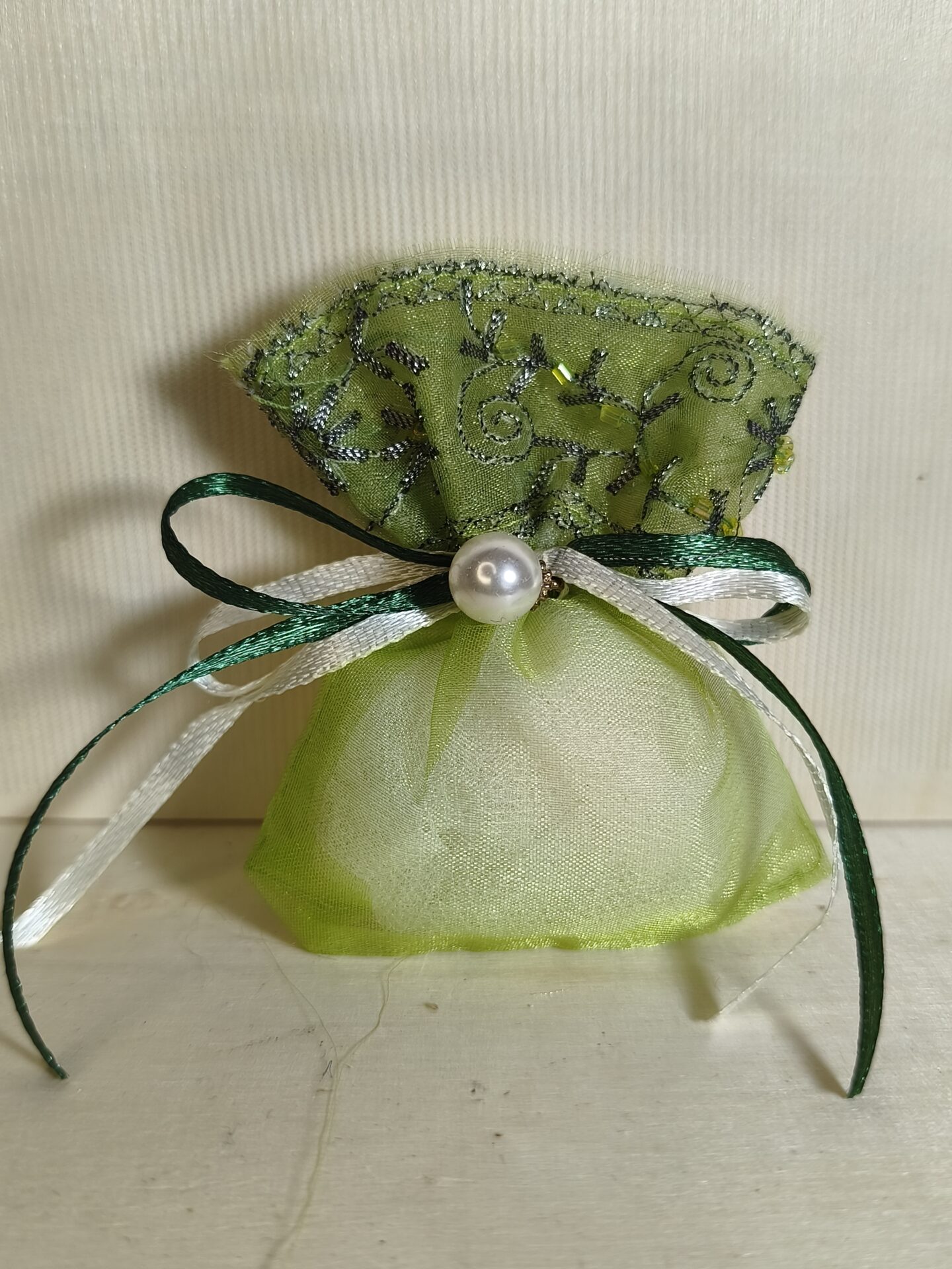 Mπομπονιερα Γαμου Πουγκι Οργαντινε Με Κεντημα+Περλα