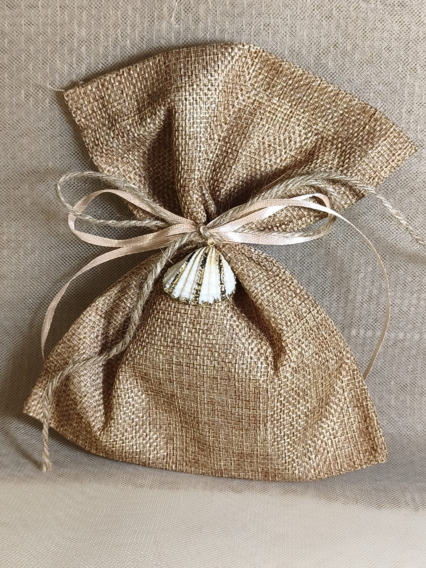 Mπομπονιερα Γαμου Πουγκι Kαμβας+Κοχυλι