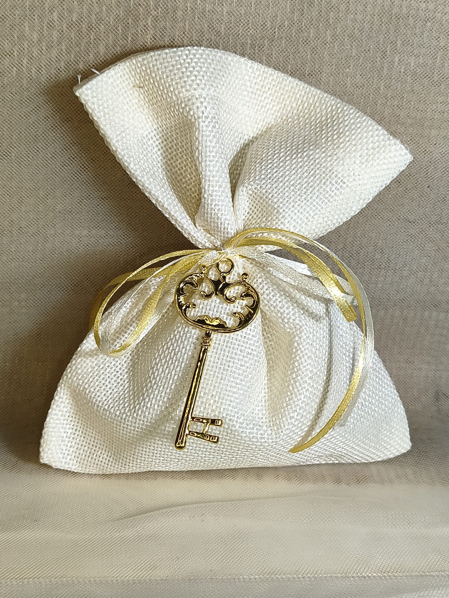 Mπομπονιερα Γαμου Πουγκι Kαμβας Κλειδι