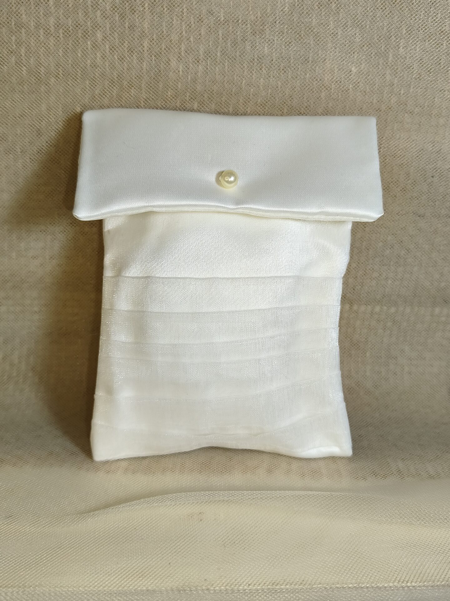 Mπομπονιερα Γαμου Πουγκι Φακελακι Σατεν Με Περλα Εκρου