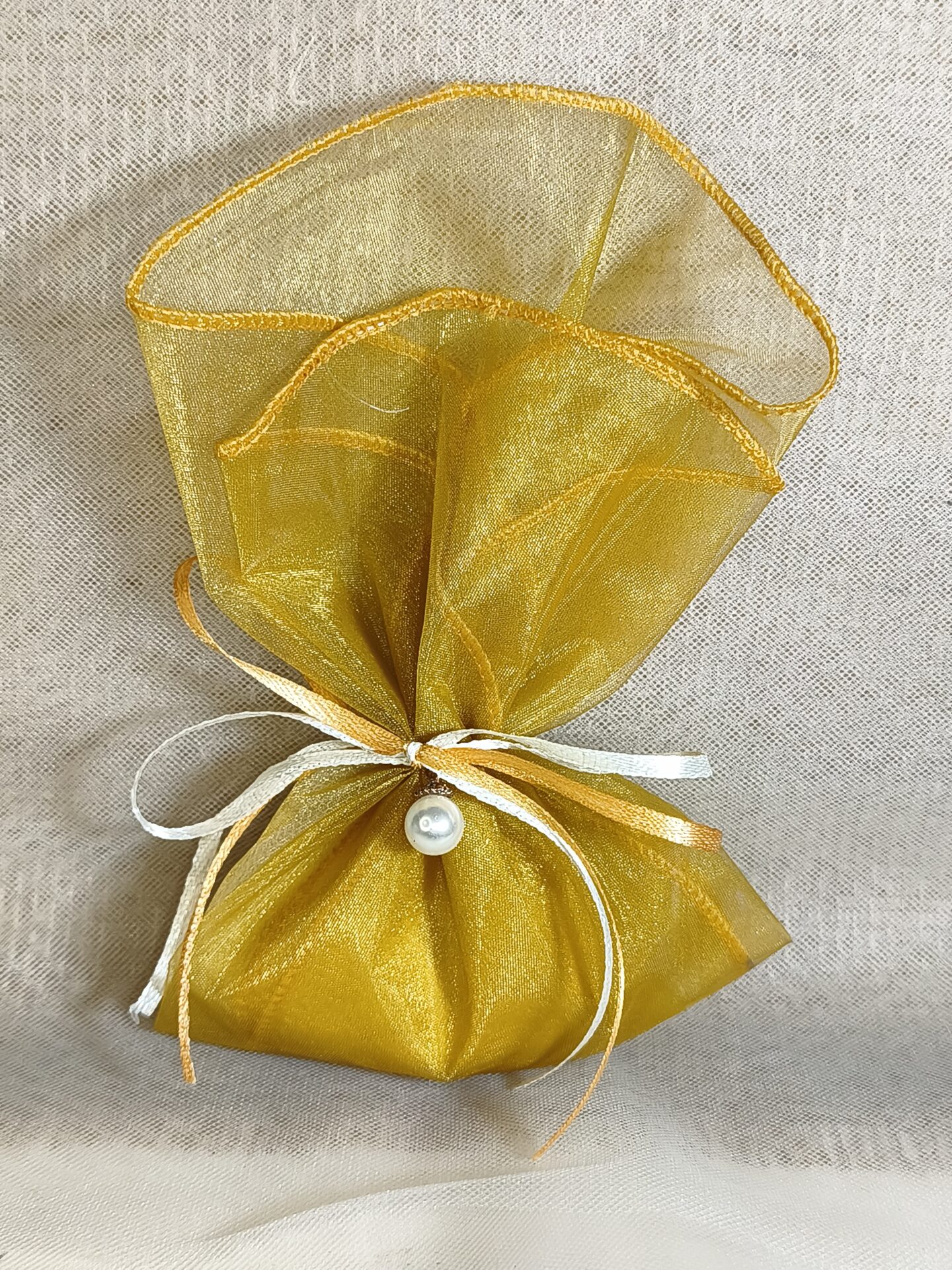 Mπομπονιερα Γαμου Μαντηλι Οργαντινα Με Σατεν Τελειωμα +Περλα Με Στρας