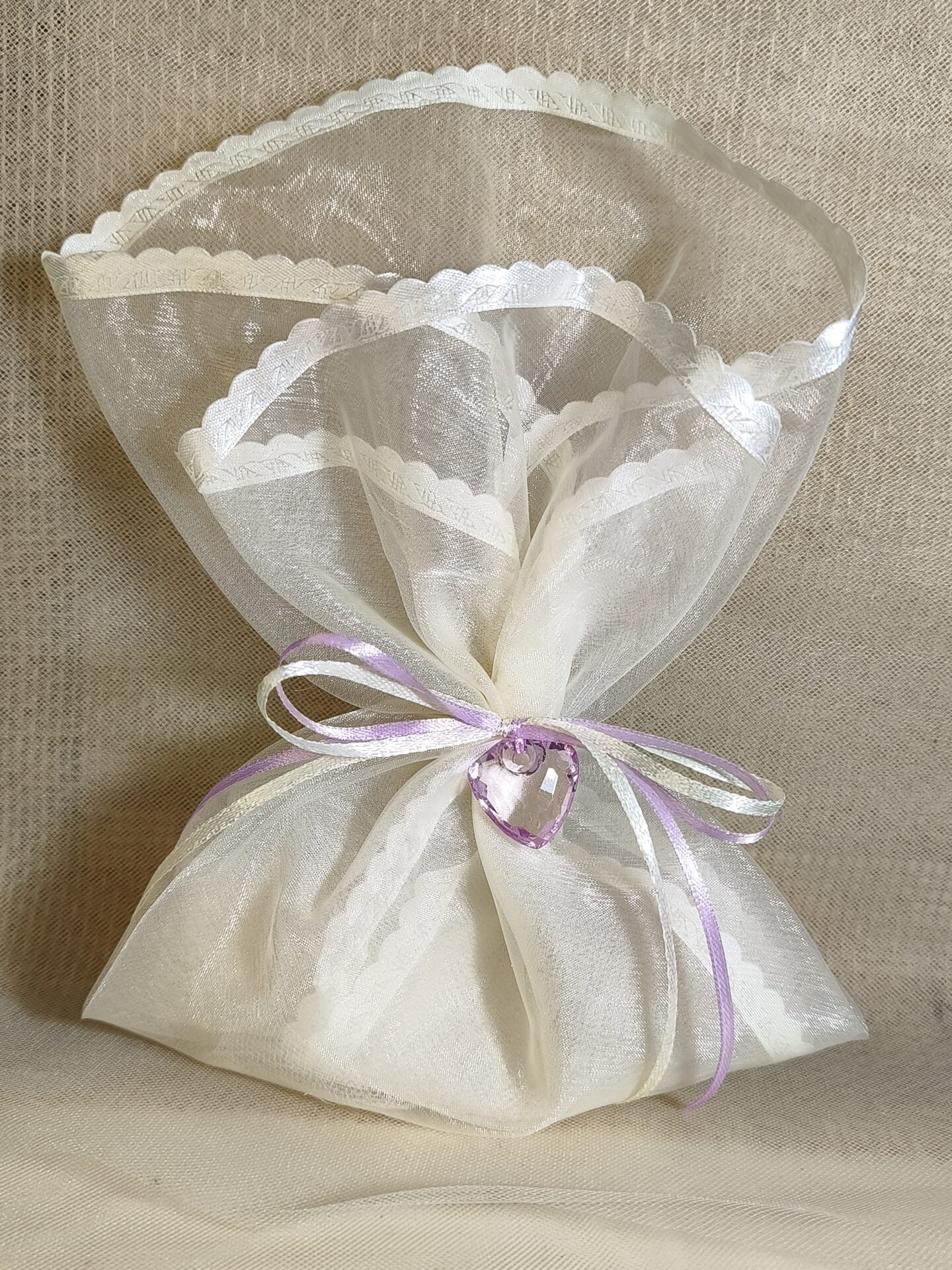 Mπομπονιερα Γαμου Μαντηλι Οργαντινα Με Σατεν Τελειωμα +Καρδια