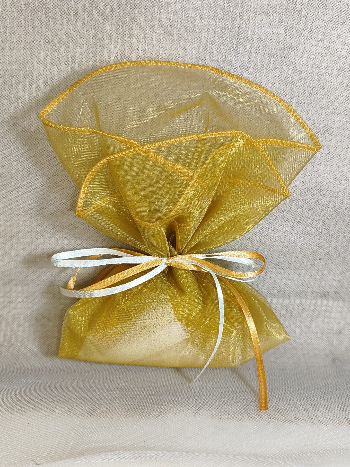 Mπομπονιερα Γαμου Μαντηλι Οργαντινα Με Τελειωμα