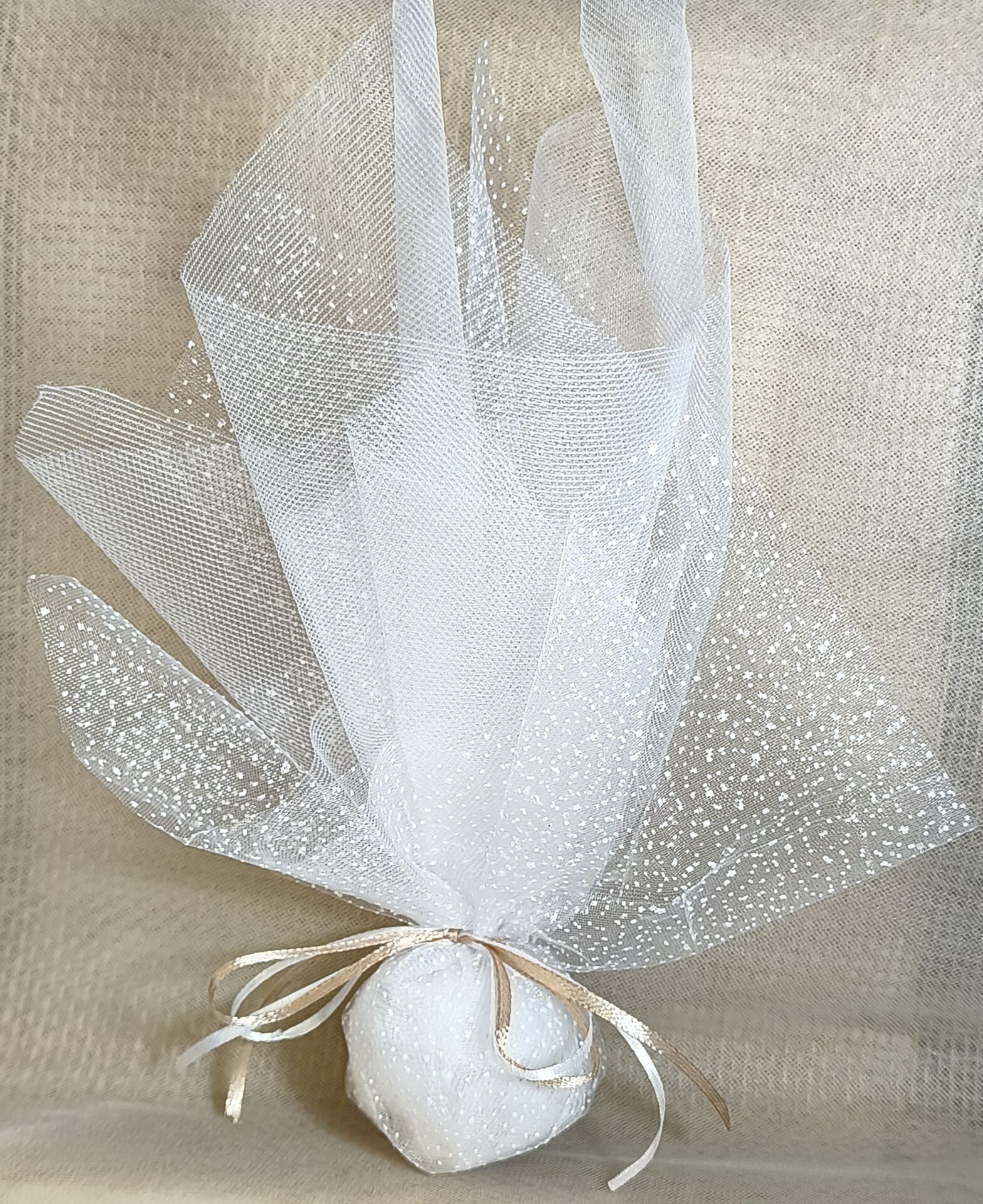 Mπομπονιερα Γαμου Tουλι Χιονε Στρας+Τουλι Οργαντζα