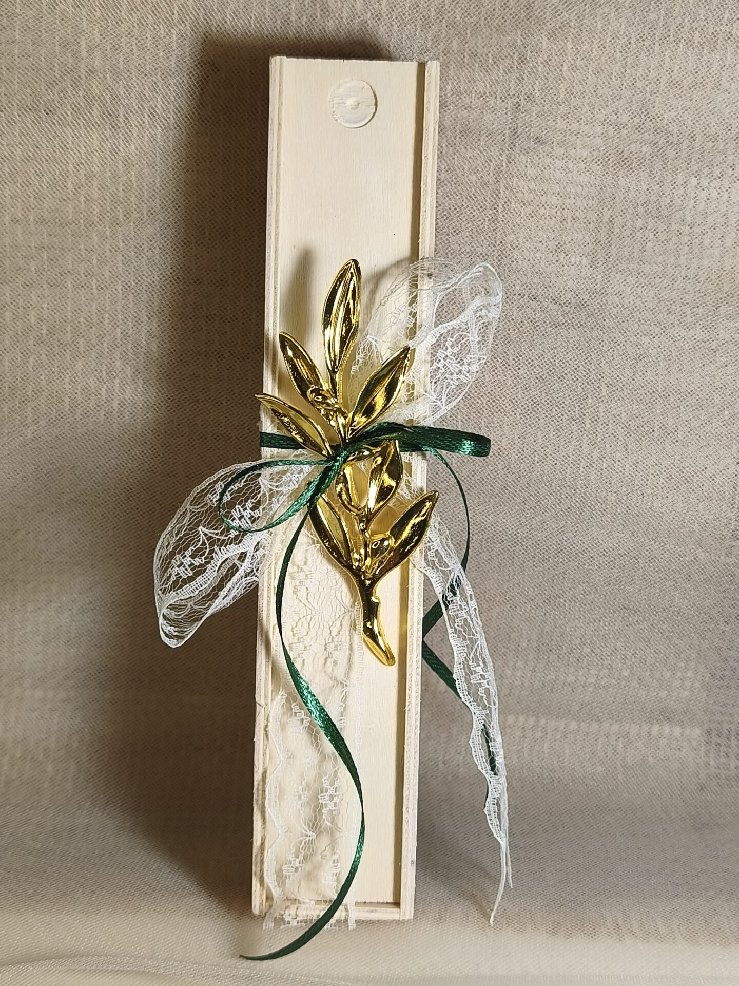 Mπομπονιερα Γαμου Kουτακι Σε Φυσικο+Κλαδι Ελιας Με Δαντελα