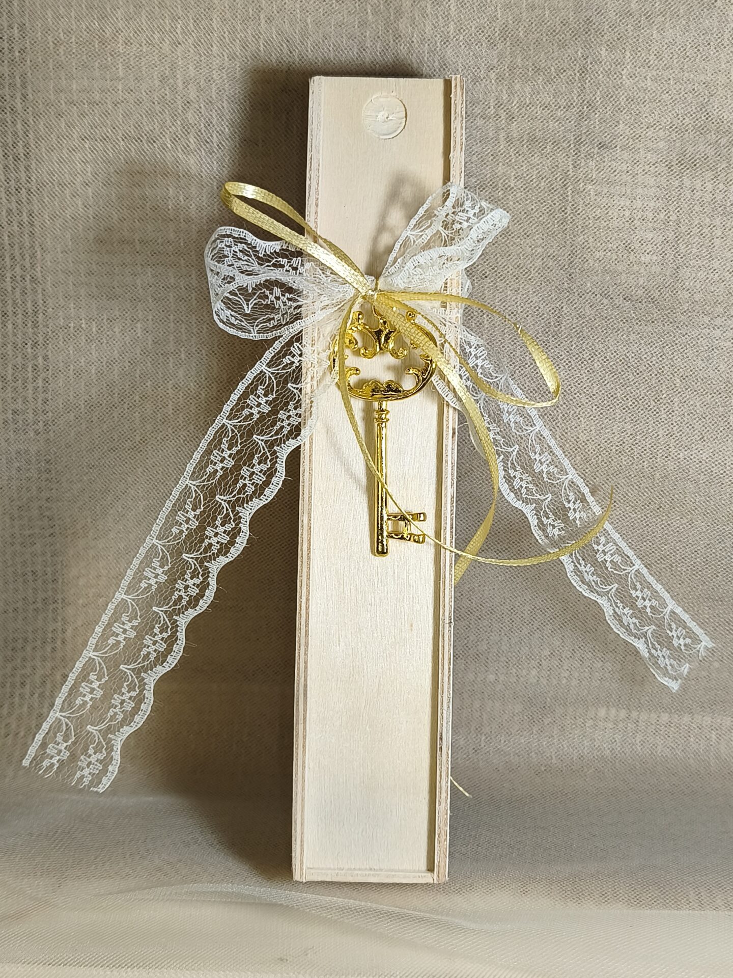 Mπομπονιερα Γαμου Kουτακι Σε Φυσικο+Κλειδι Με Δαντελα