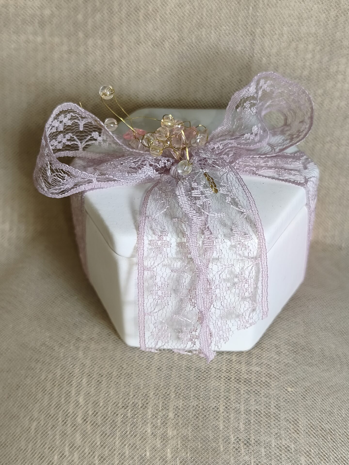 Mπομπονιερα Γαμου Mπιζουτιερα Πολυγωνη+Δαντελα Κρυσταλλακι