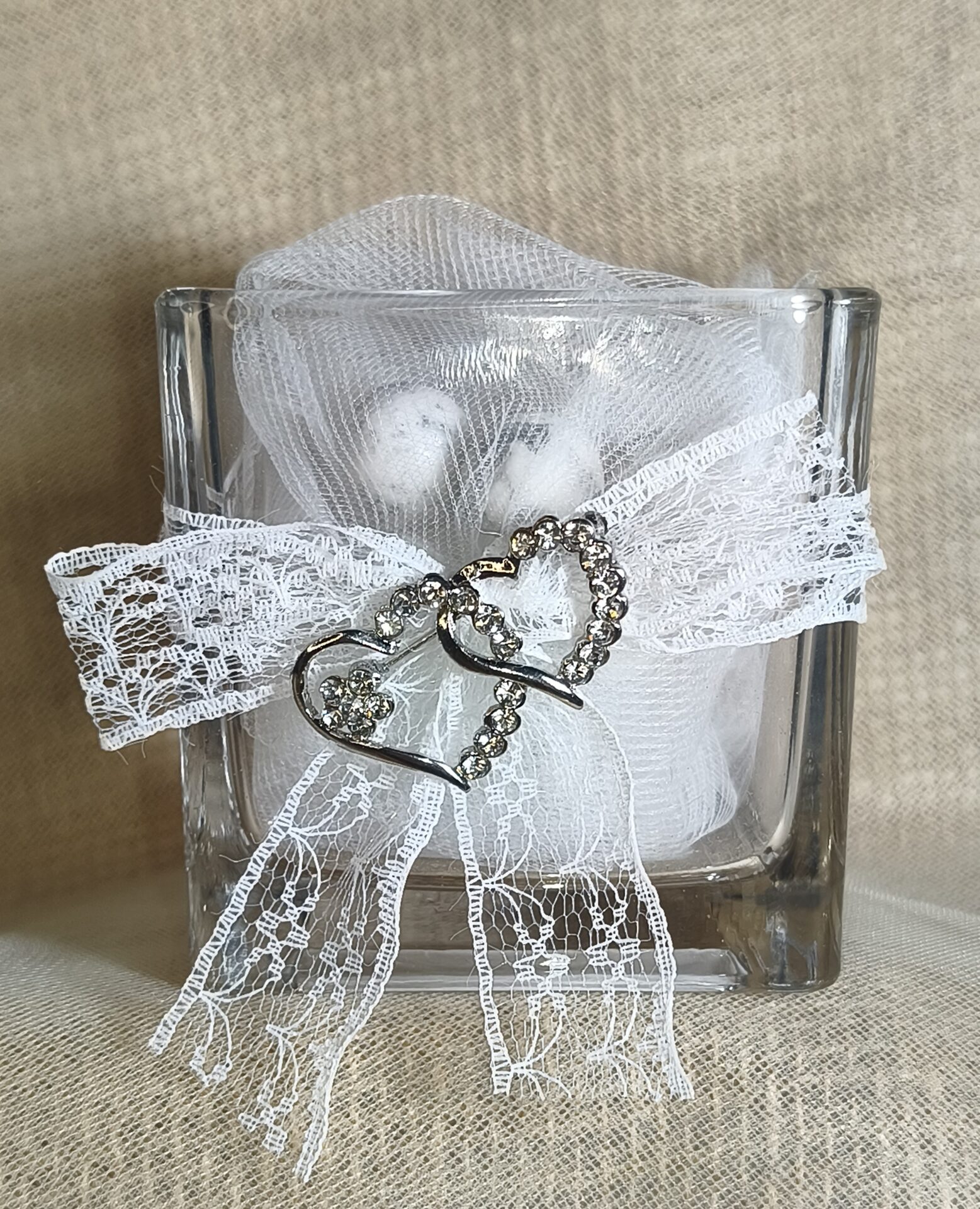 Mπομπονιερα Γαμου Κηροπηγιο+Καρφιτσα Καρδια-Λουλουδακι