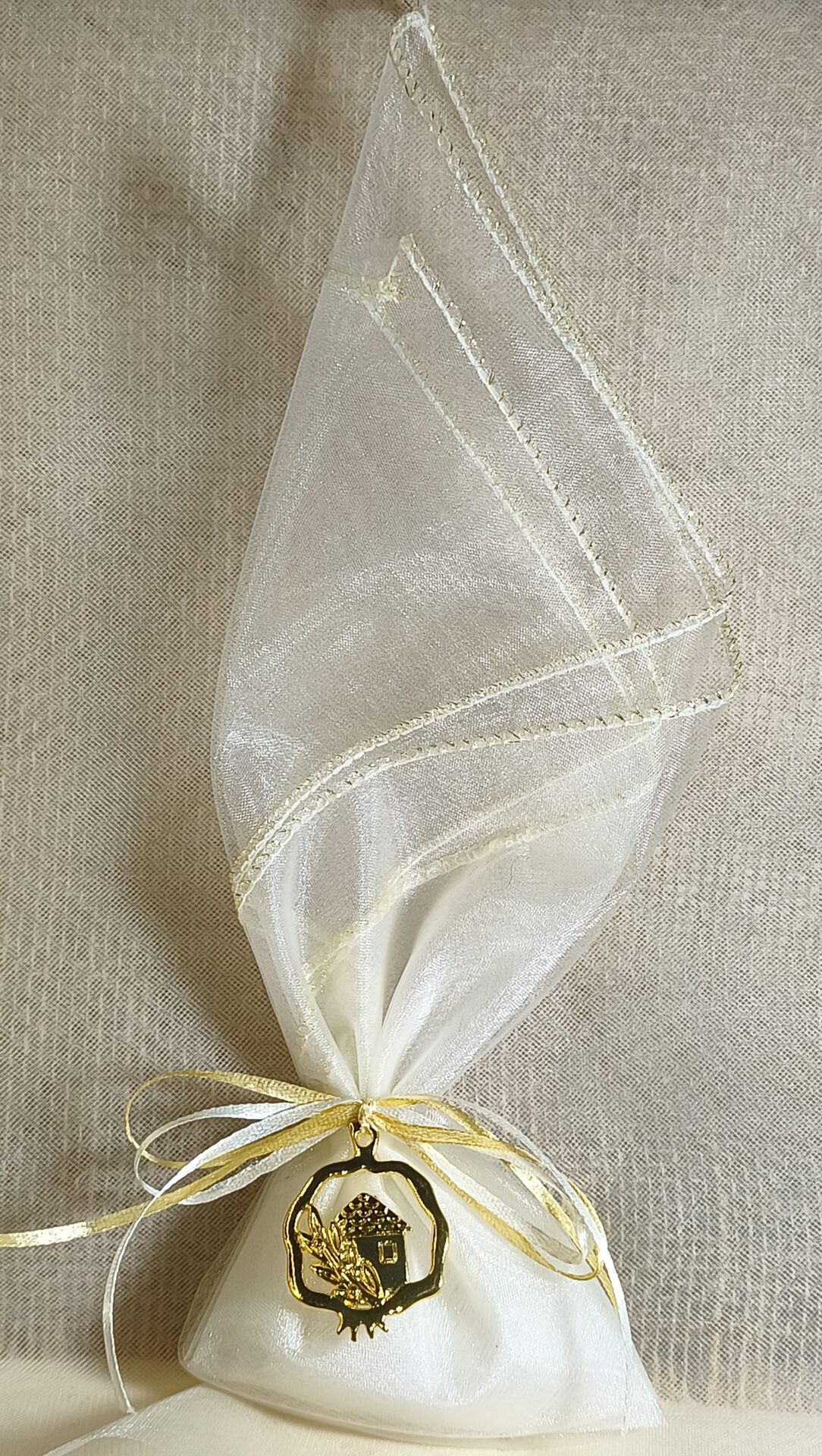 Mπομπονιερα Γαμου Μαντηλι Οργαντινα Με Χρυσο Τελειωμα+Ροδι Με Σπιτακι Κλαδι Ελιας