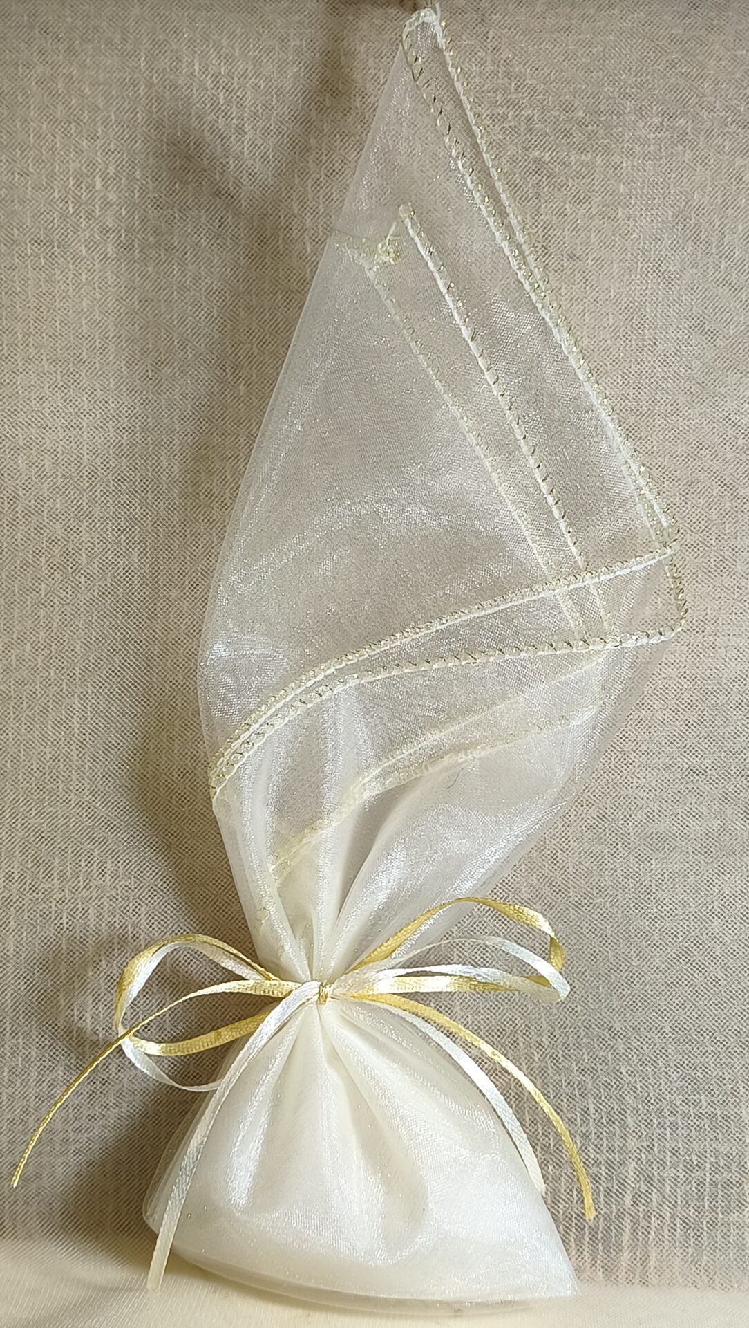 Mπομπονιερα Γαμου Μαντηλι Οργαντινα Με Χρυσο Τελειωμα +Δαντελα