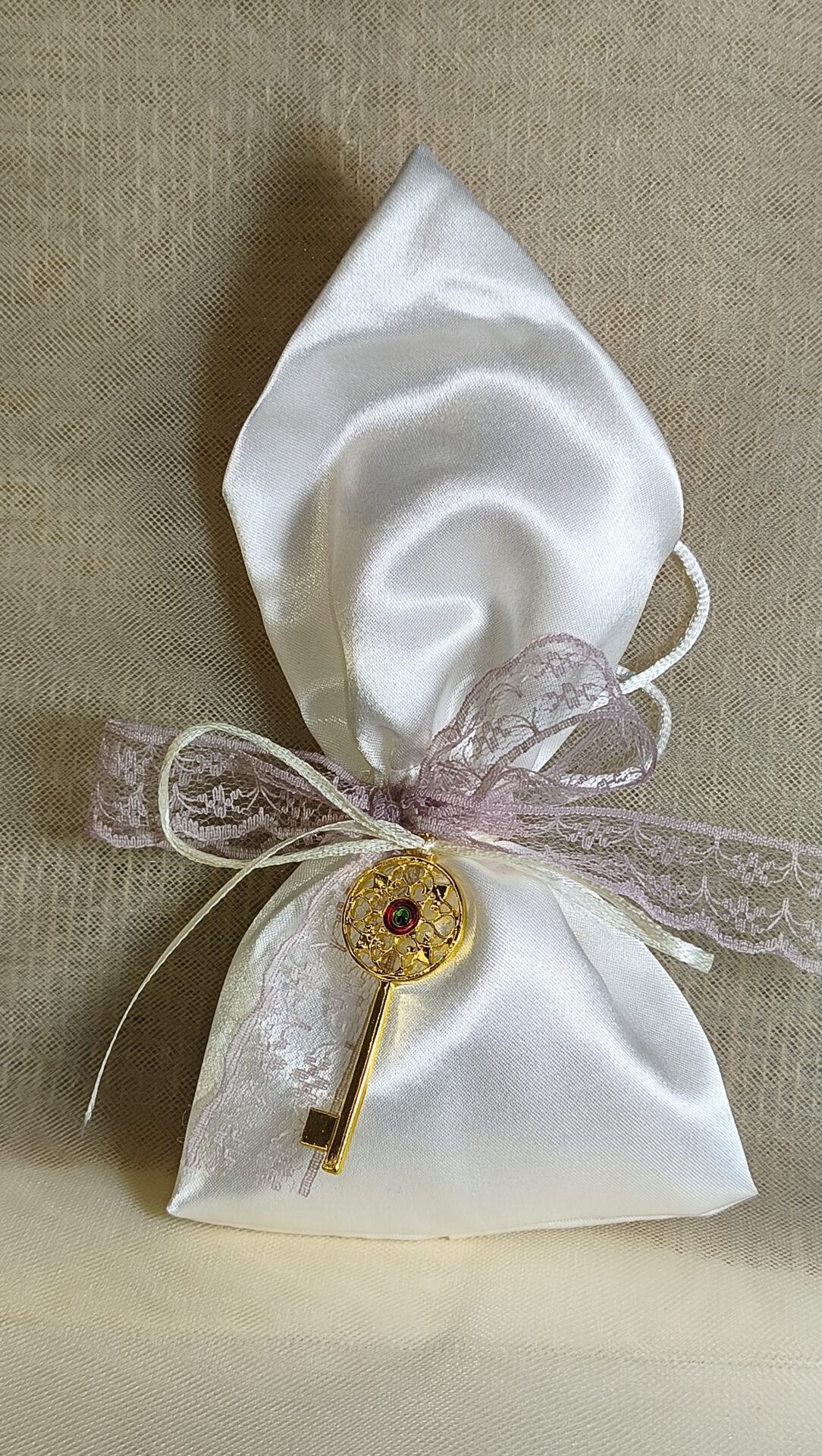 Mπομπονιερα Γαμου Πουγκι Σατεν+Κλειδι Με Ματακι