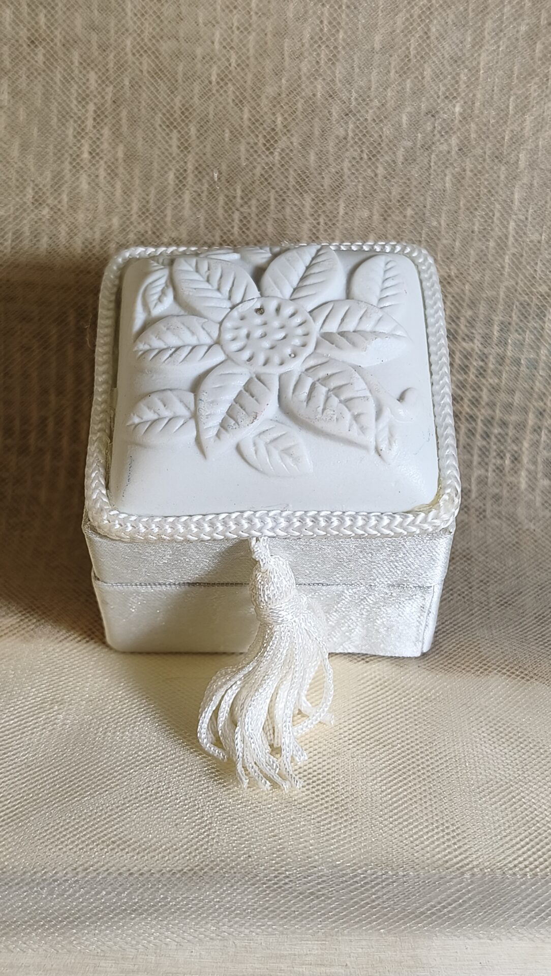 Mπομπονιερα Γαμου Μπιζουτιερα Λευκη