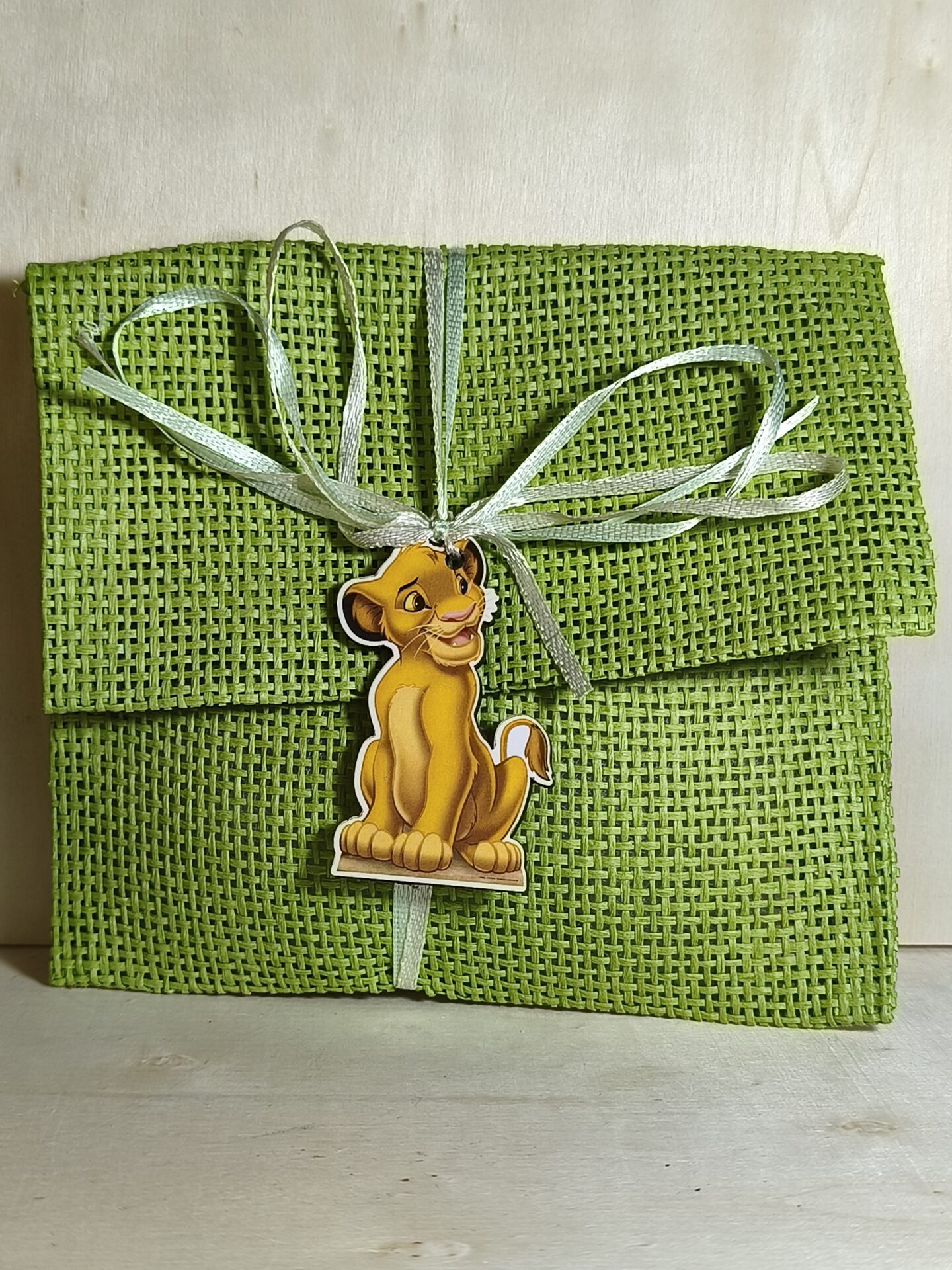 Mπομπονιερα Βαπτισης Πουγκι Ψαθα+Lion King Μαγνητακι