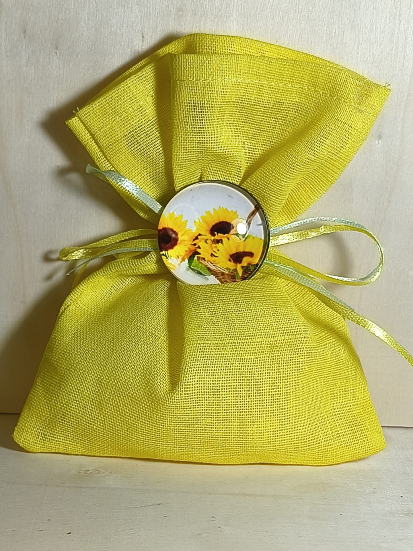 Mπομπονιερα Βαπτισης Πουγκι Γαζα+Ηλιανθος Μαγνητακι