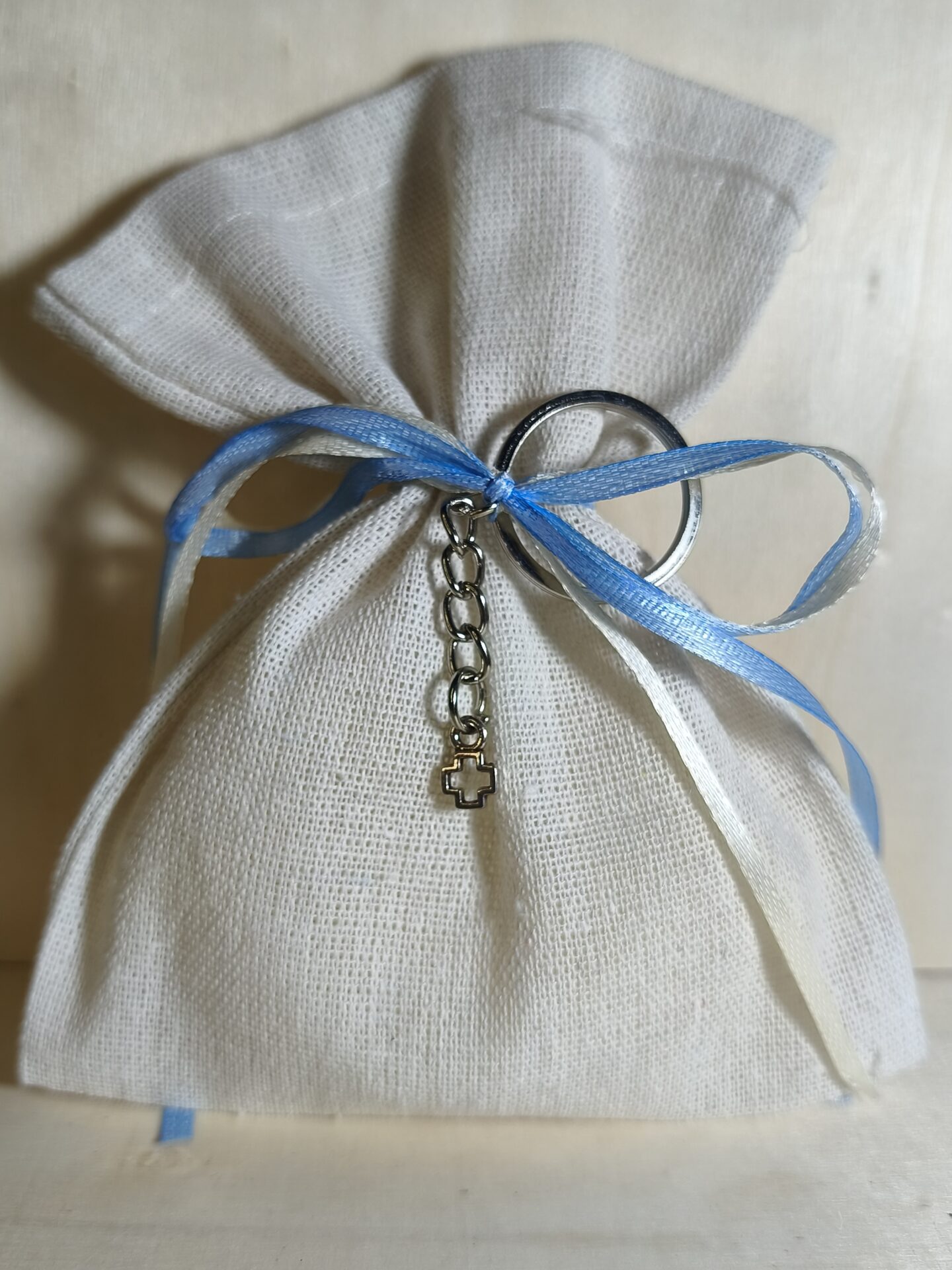 Mπομπονιερα Βαπτισης Πουγκι Λινο+Σταυρος Μπρελοκ