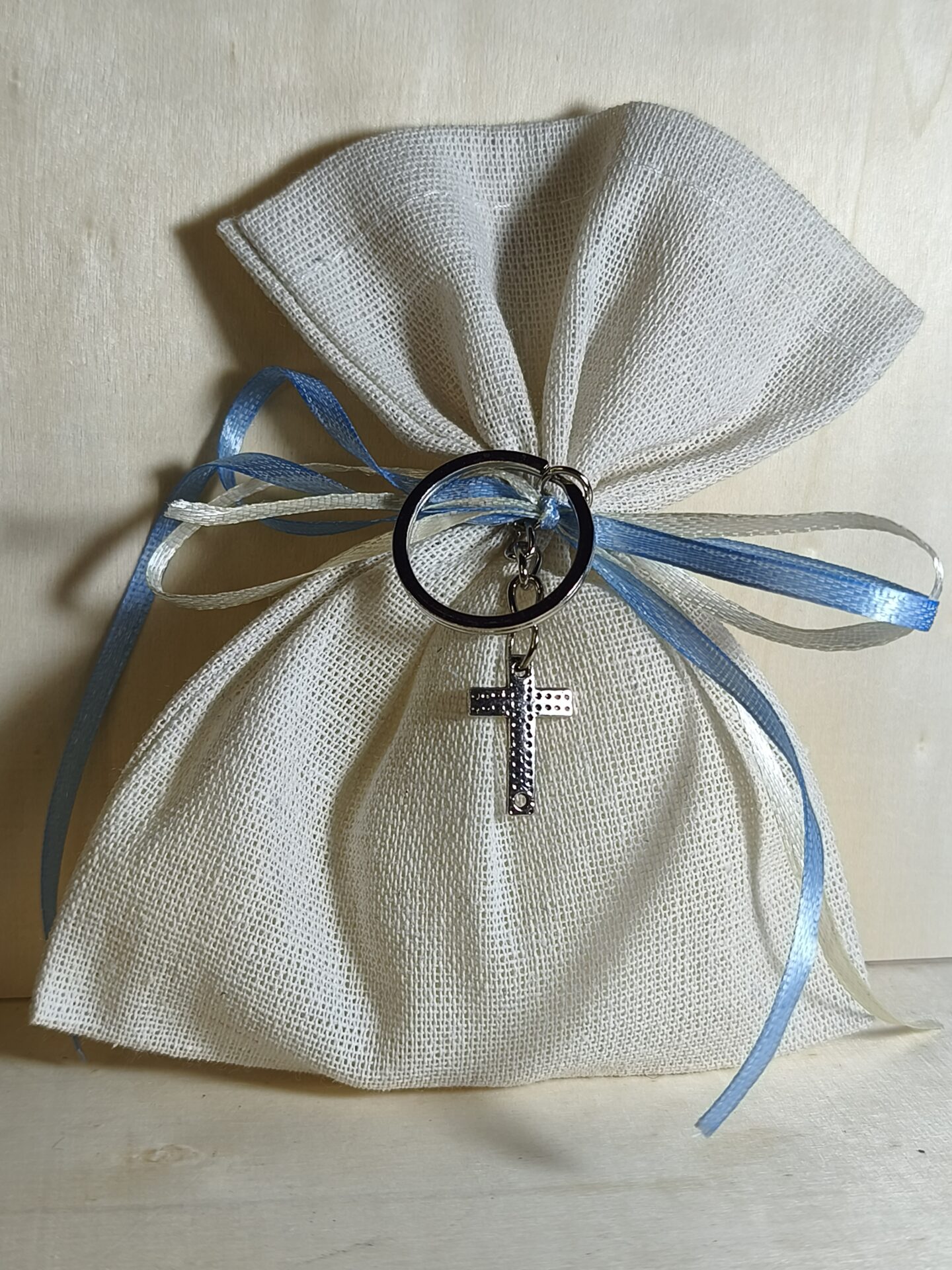 Mπομπονιερα Βαπτισης Πουγκι Λινο+Σταυρος Μπρελοκ