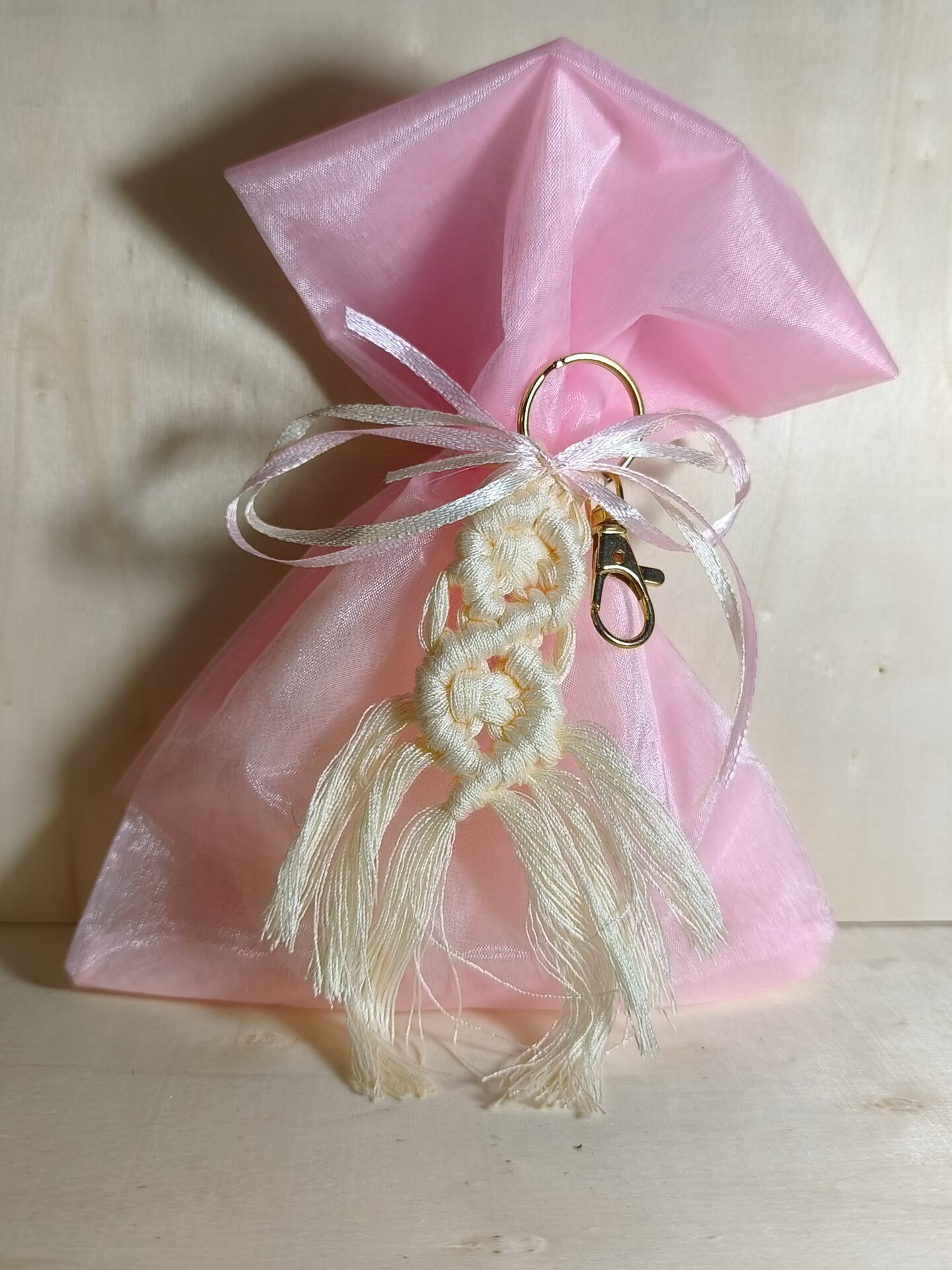 Mπομπονιερα Βαπτισης Πουγκι Οργαντινα+Μακραμε Μπρελοκ