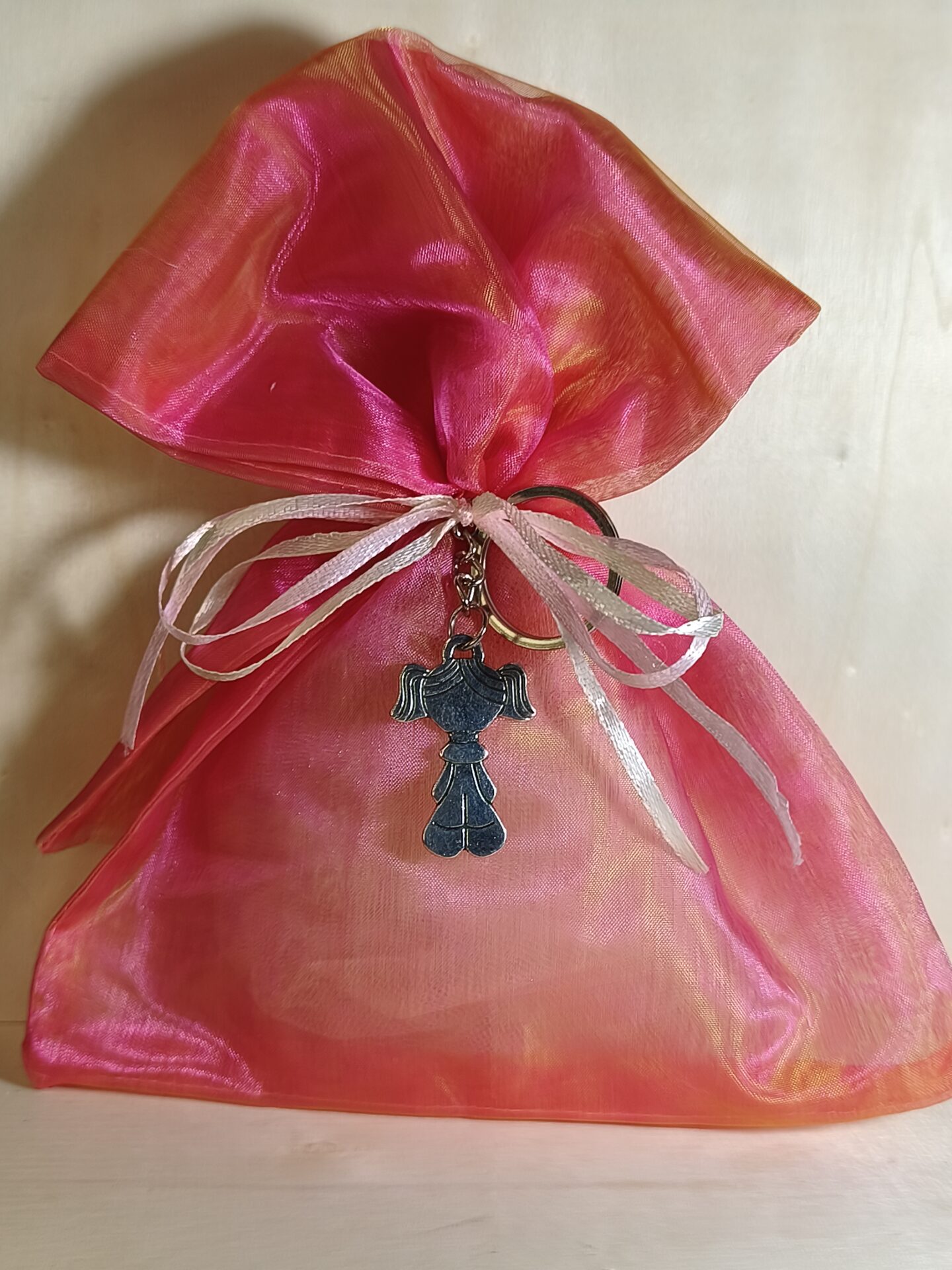 Mπομπονιερα Βαπτισης Πουγκι Οργαντινα+Κοριτσακι Μπρελοκ