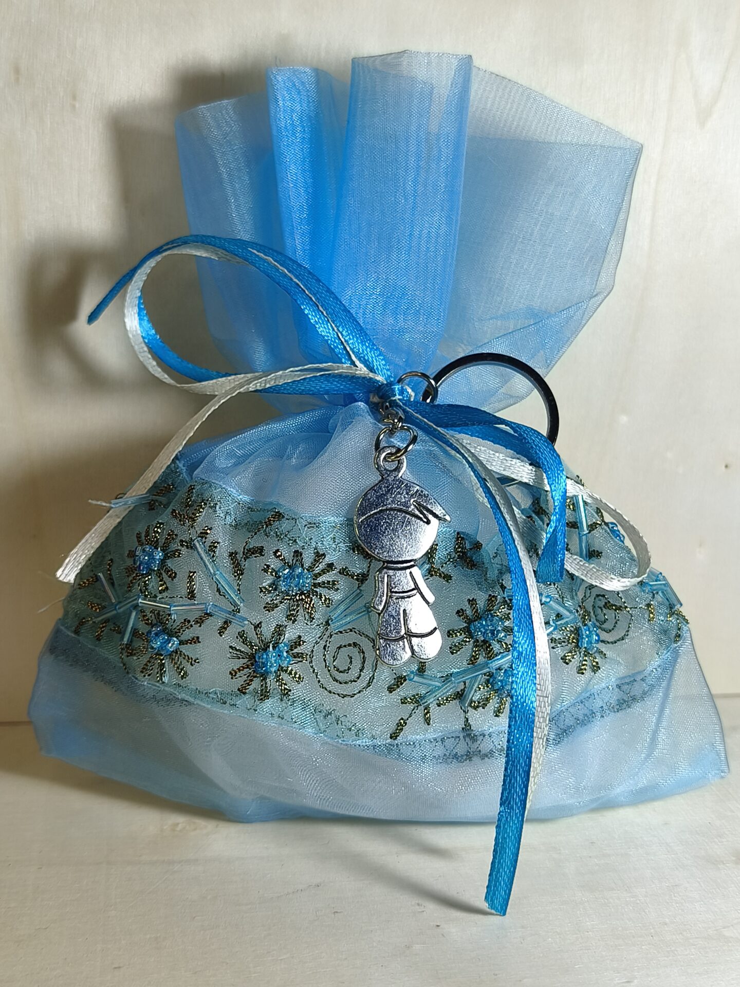 Mπομπονιερα Βαπτισης Πουγκι Οργαντινα με χαντρες+Αγορακι Μπρελοκ