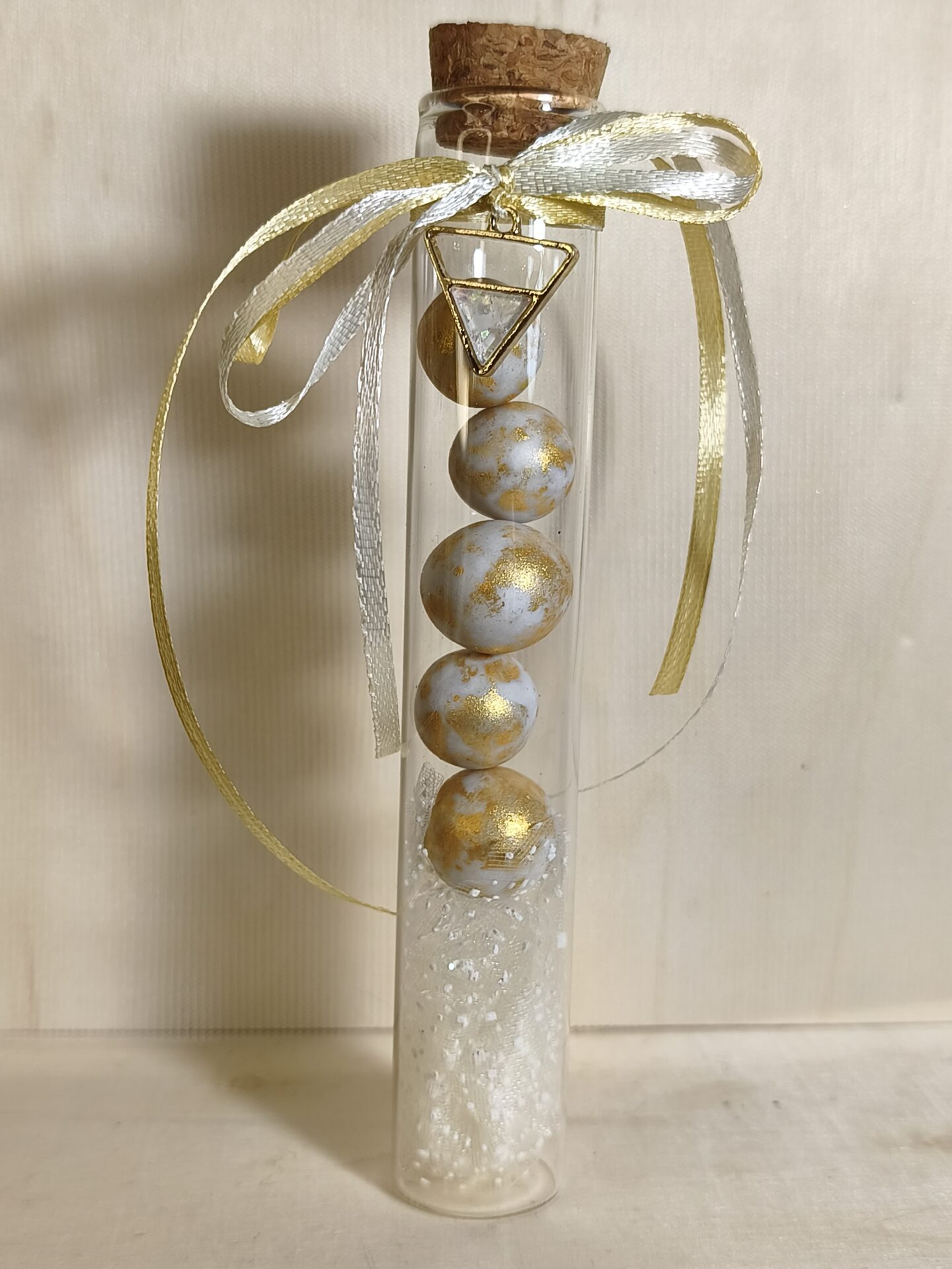 Mπομπονιερα Γαμου Δοκιμαστικος Σωληνας+Τριγωνο Ιριδιζων Με Χιονε Τουλι glitter