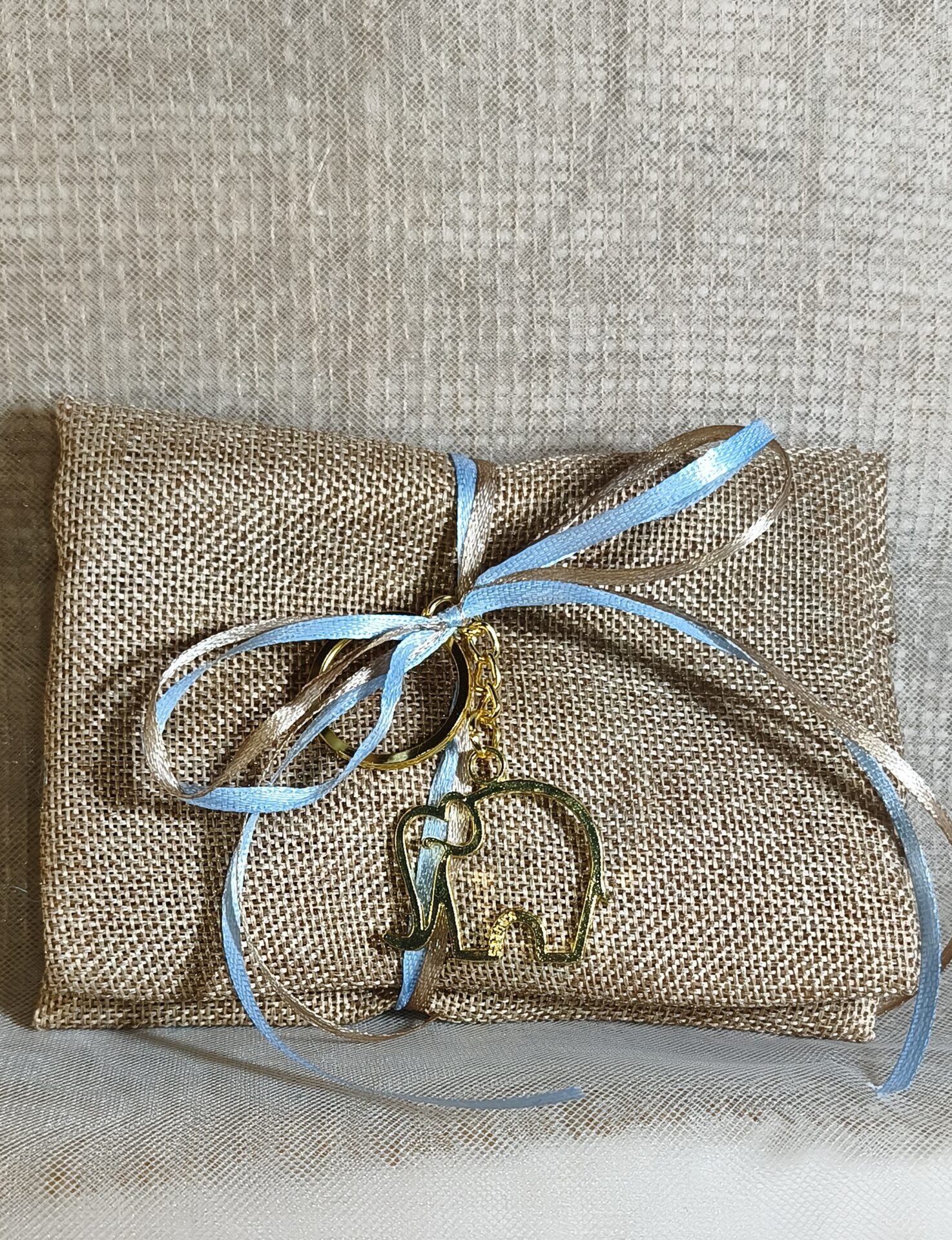 Mπομπονιερα Βαπτισης Πουγκι Καμβας+Ελεφαντακι Μπρελοκ