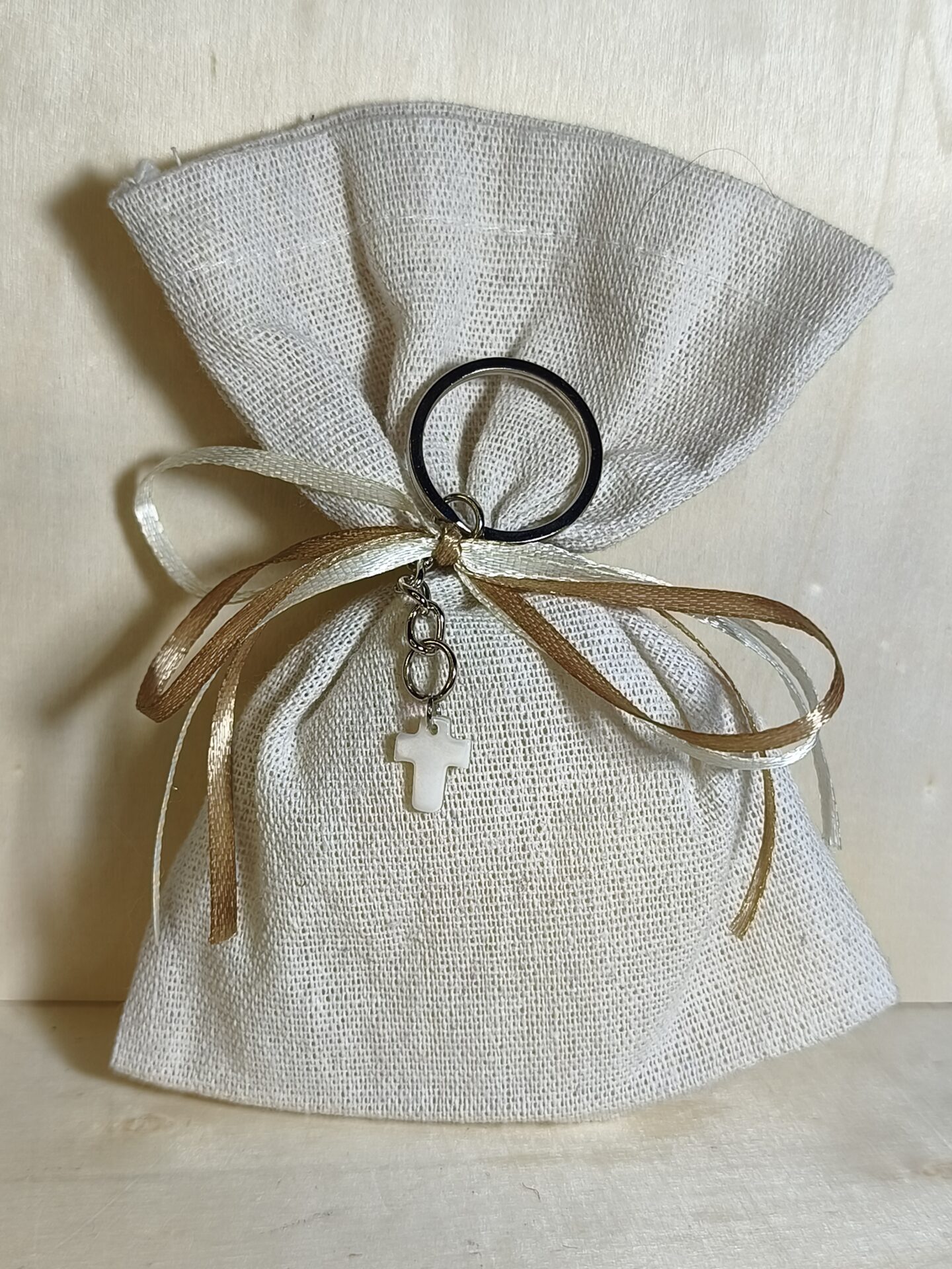 Mπομπονιερα Βαπτισης Πουγκι Λινο+Σταυρος Φιλντισι Μπρελοκ