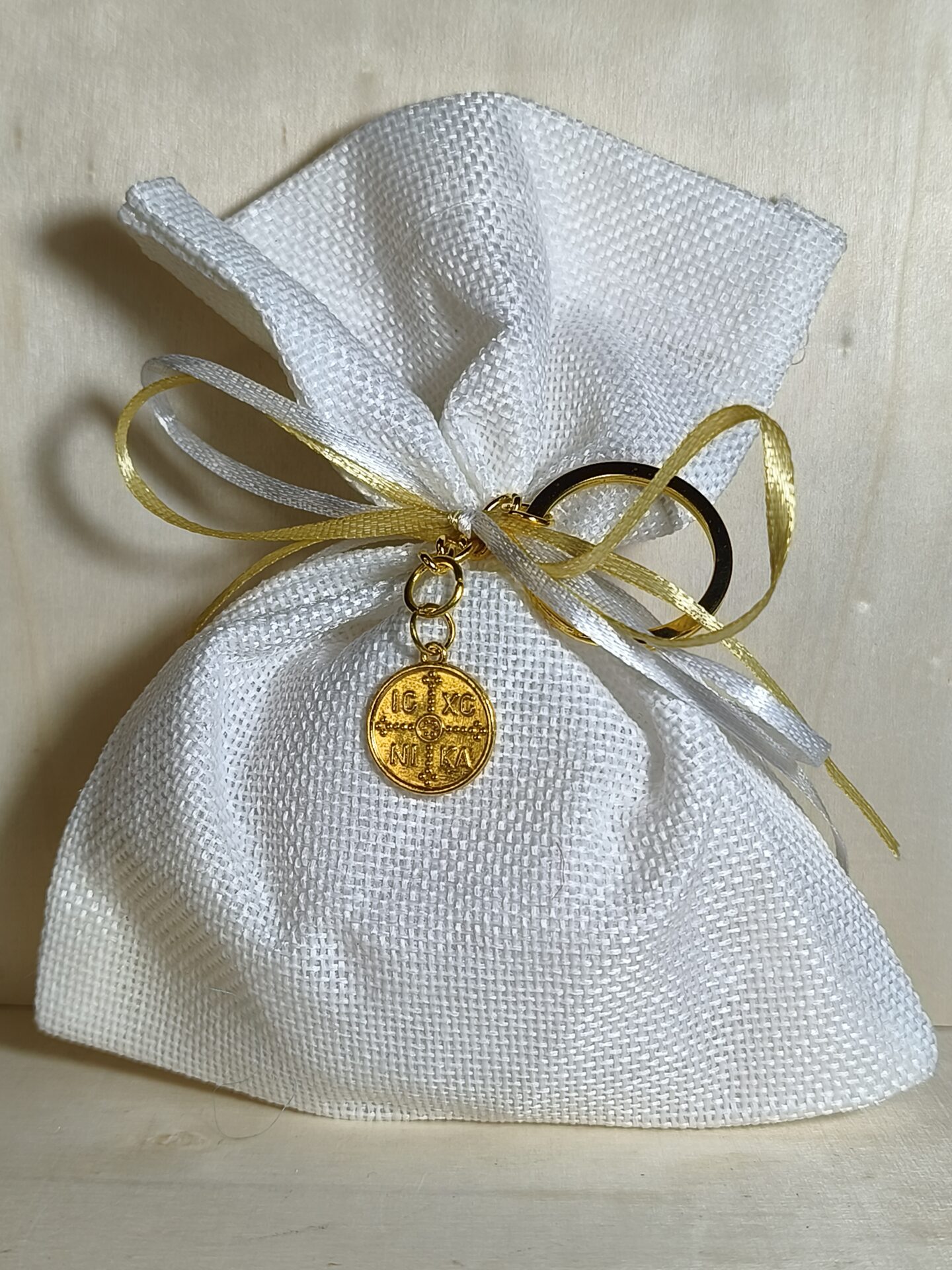 Mπομπονιερα Βαπτισης Πουγκι Καμβας+Κωνσταντινατο Μπρελοκ